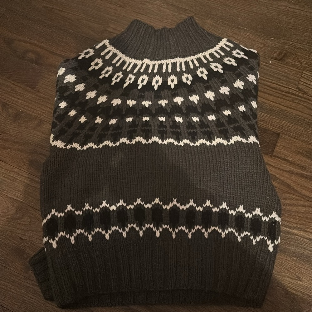 perfect for earthy fits and other hipster styles! Vintage turtle nit sweater.